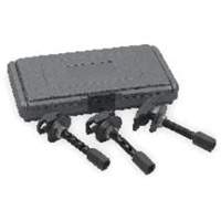 Jeu de trois extracteurs de roulement d'essieu arri&egrave;re Checker Industrial Ltd.